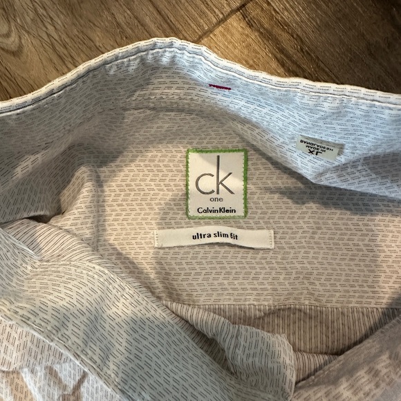 Calvin Klein Ultra Slim Fit Button Down - Picture 2 of 2